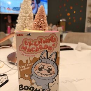 Exciting Macaron toffee Labubu